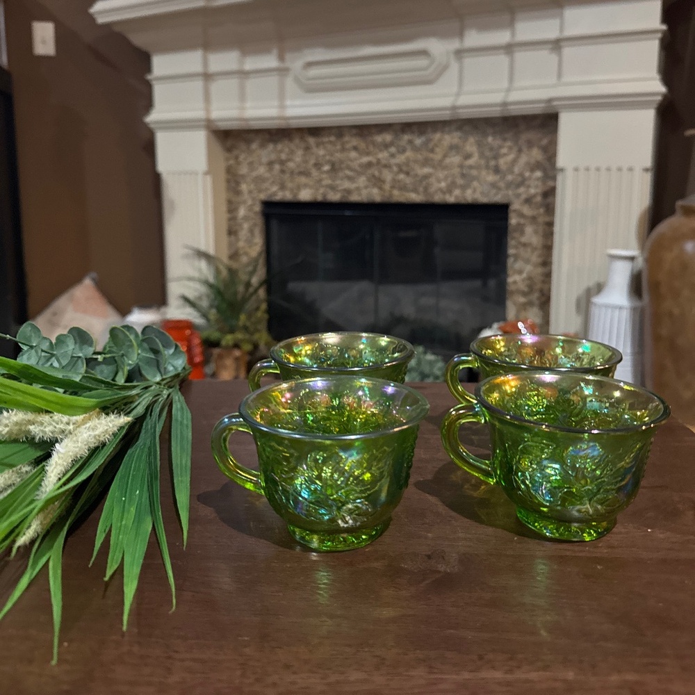 Vtg Set of 4 Indiana Glass Green Harvest Grape Carnival Glass Punch Bowl Cups